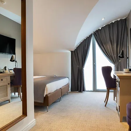 Western Market Square Hotel