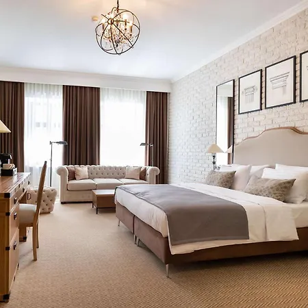 Western Market Square 호텔 4*