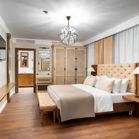 Hotel Western Market Square 4*