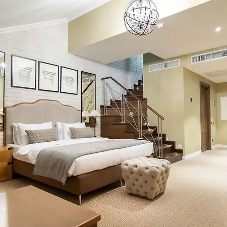 Western Market Square 리비프