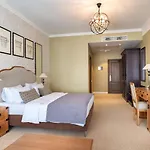 Western Market Square 4* Lvov