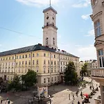 Western Market Square 4*