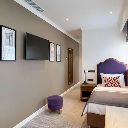 فندق Western Market Square 4*