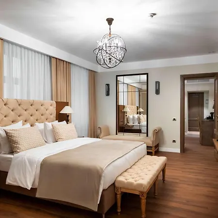 فندق Western Market Square 4*