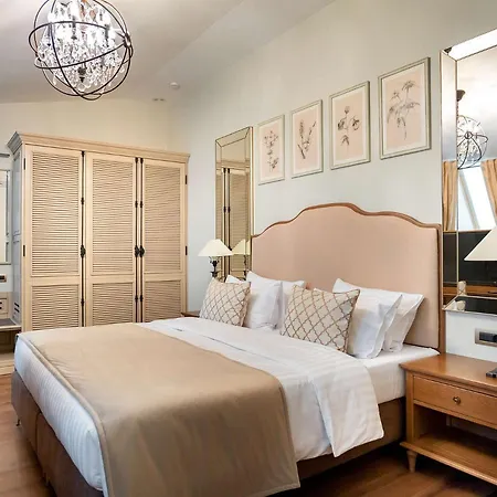 Western Market Square Hotel 4*