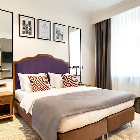 Western Market Square 4*