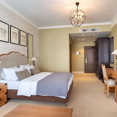 Western Market Square 4* Lviv