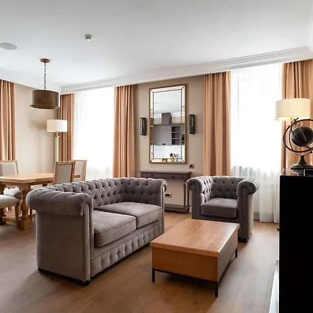 Hotel Western Market Square Lvov