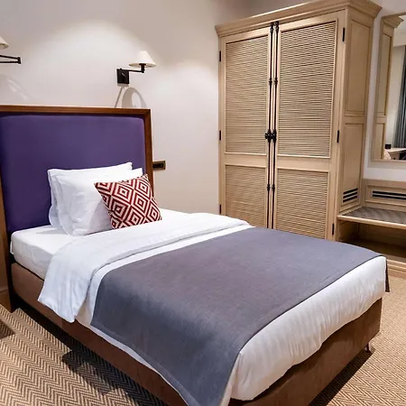Western Market Square Otel Lviv