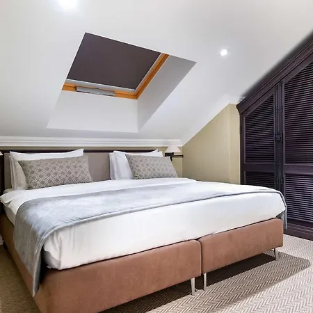 Western Market Square 4* Lvov