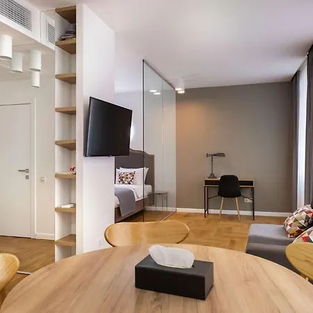 Western Market Square Otel 4*