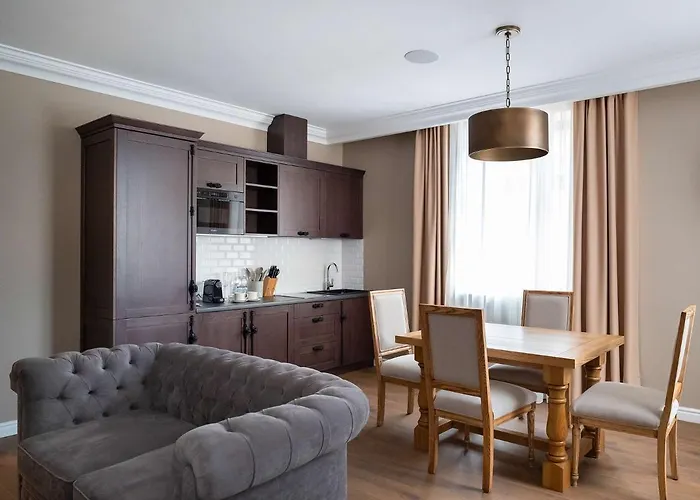 Western Market Square 4*