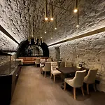 Otel Western Market Square Lviv