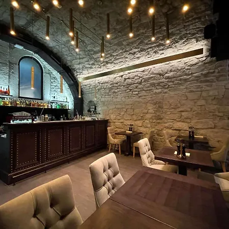 Western Market Square 4*