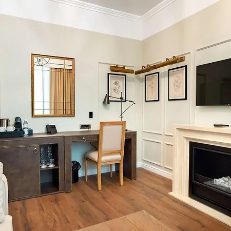 Western Market Square Szálloda 4*