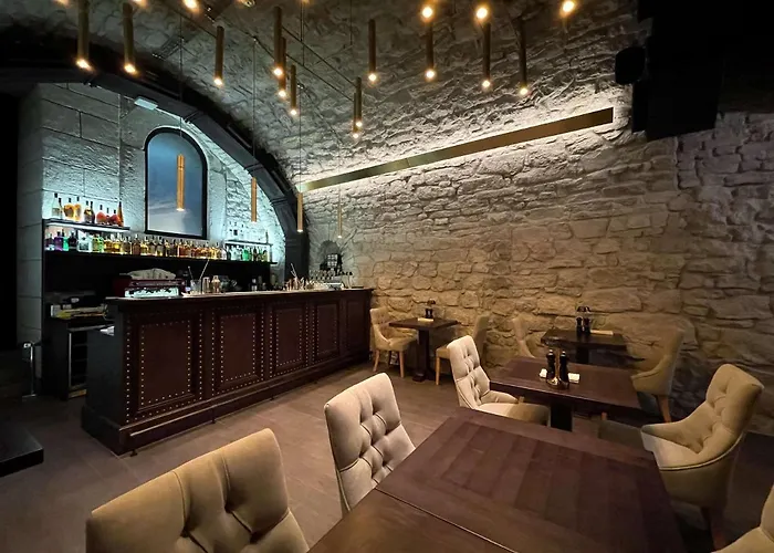 Western Market Square 4*