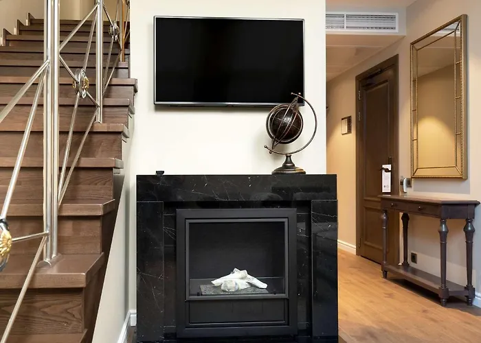 מלון Western Market Square 4*