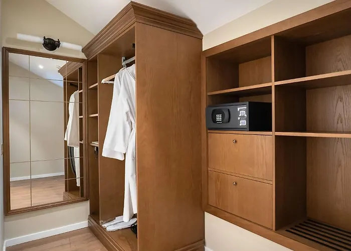 Hotel Western Market Square Lviv